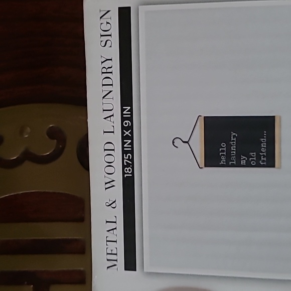 🧺 Metal & Wood Laundry Room Sign - Picture 3 of 5